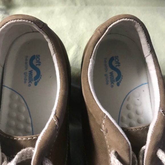 Shoes - Picture 3 of 6